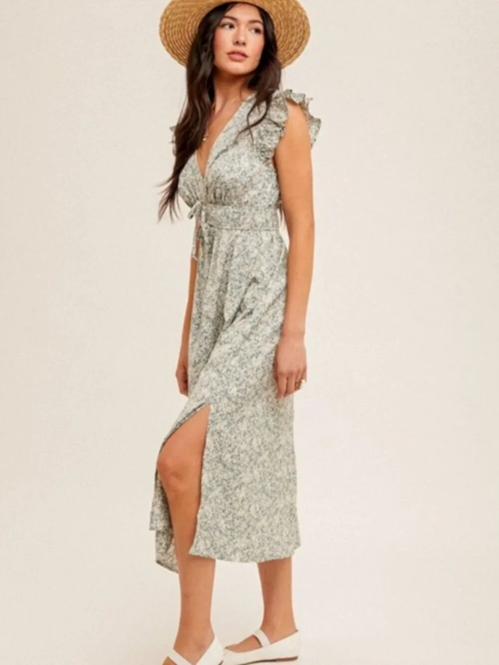 HEM & THREAD Floral Smocked Flutter Sleeve Midi Dress Blue Size S NWT - Picture 3 of 6